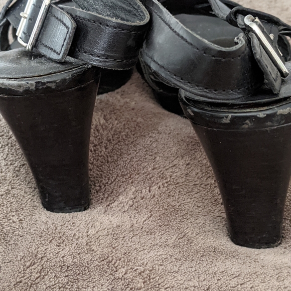 Shoes - Picture 3 of 4